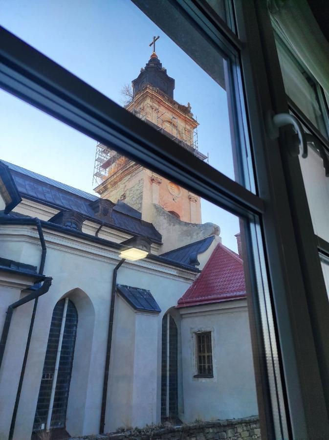 Апартаменти Біля Домініканського Костелу Kamianets-Podilskyi Exterior photo